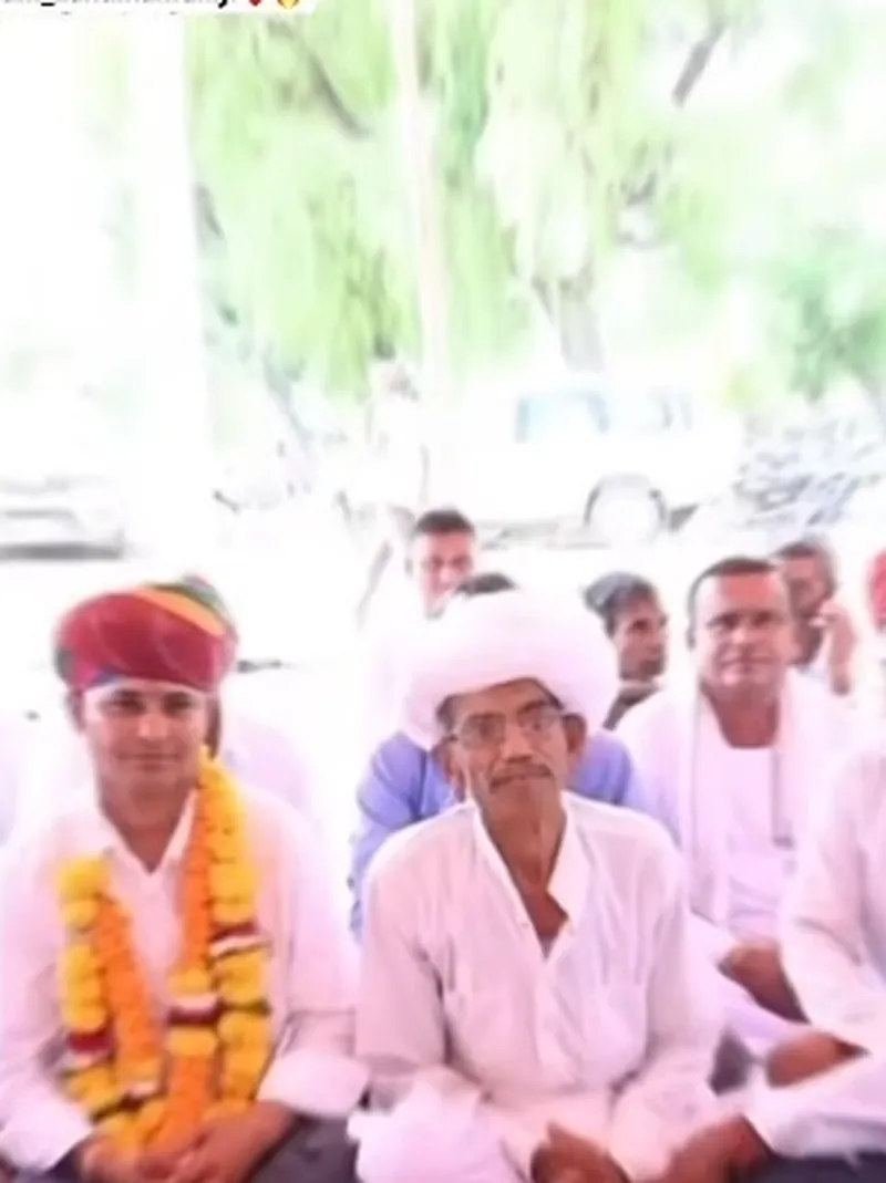 बुज़ुर्गों के बीच बैठक में